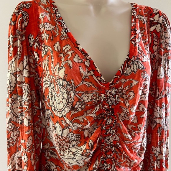 Free People Ruched Long Sleeve Top Size Large Orange White Floral V Neck - Picture 4 of 13